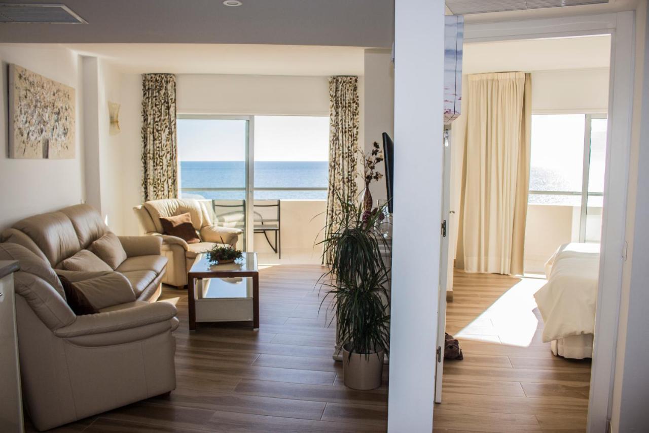 Beachfront Apartment In Fuengirola With Sea Views Luaran gambar