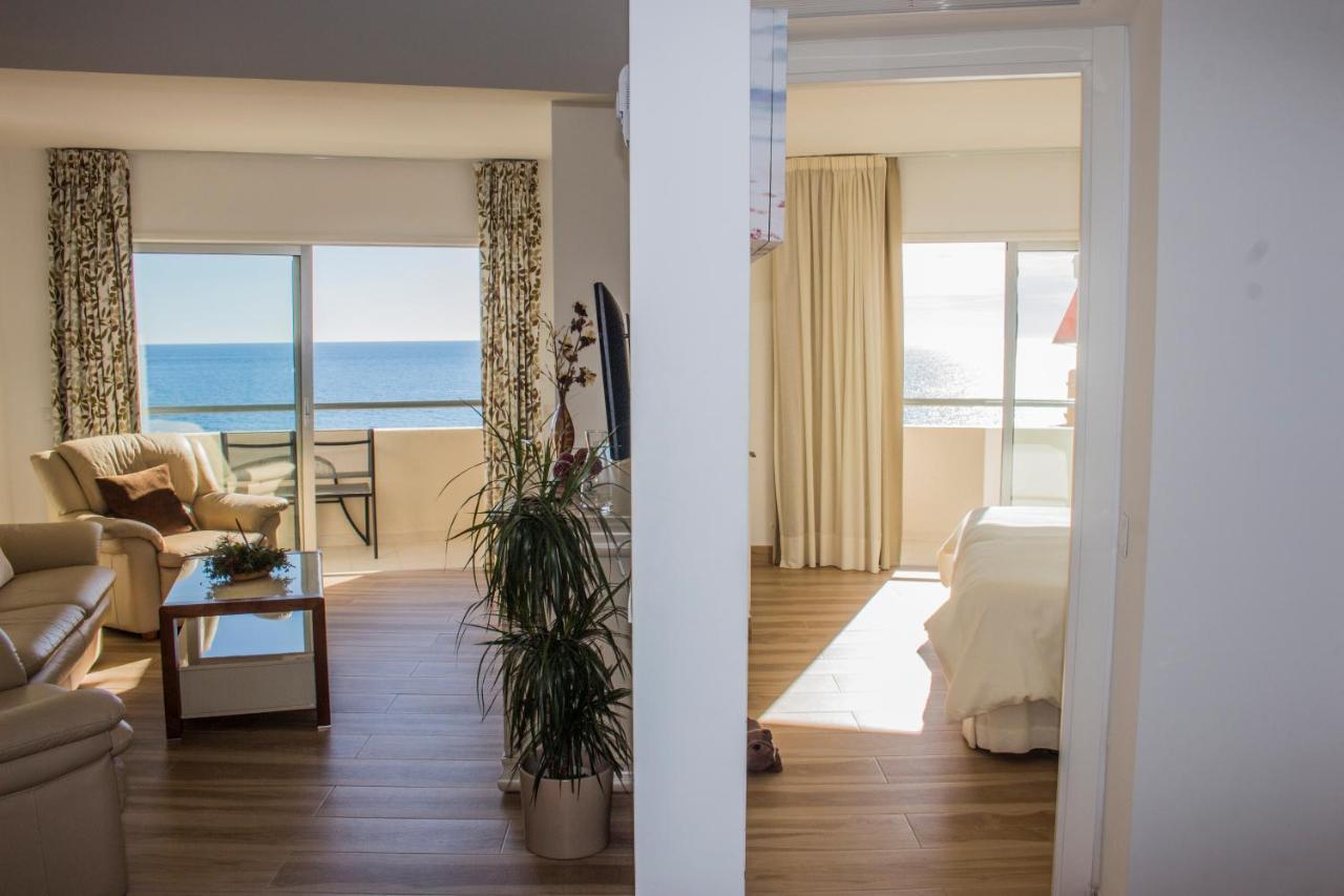 Beachfront Apartment In Fuengirola With Sea Views Luaran gambar
