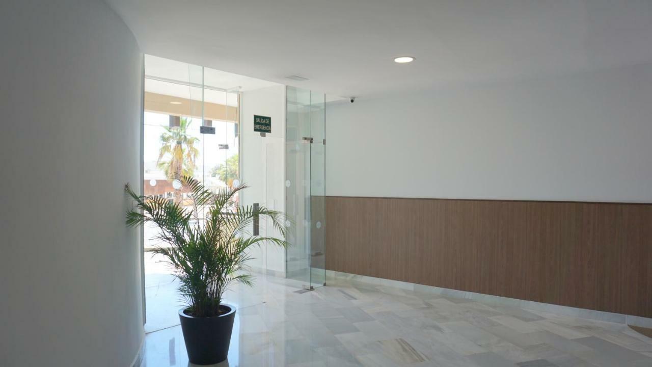 Beachfront Apartment In Fuengirola With Sea Views Luaran gambar