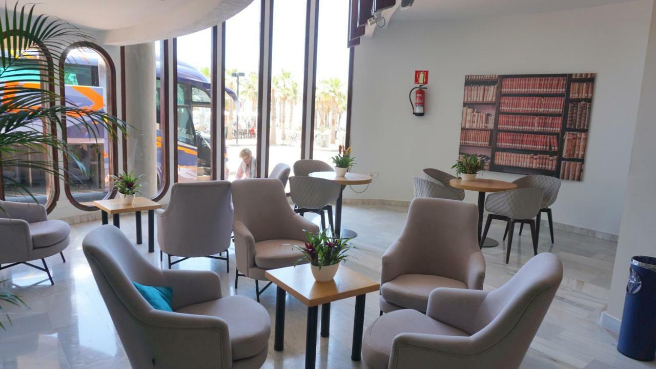 Beachfront Apartment In Fuengirola With Sea Views Luaran gambar