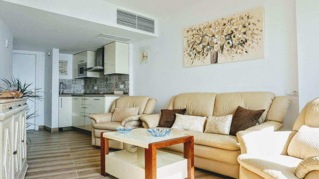 Beachfront Apartment In Fuengirola With Sea Views Luaran gambar
